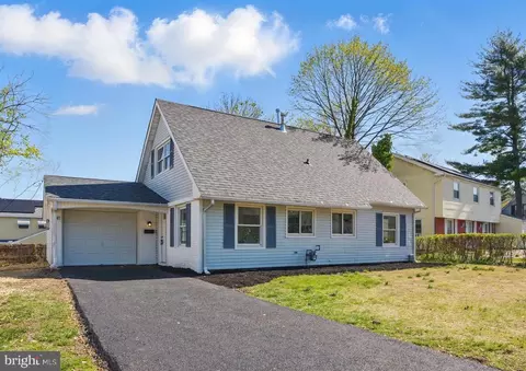 41 Pastoral Ln, Willingboro, NJ 08046