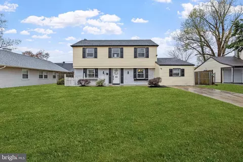 38 Potter Ln, Willingboro, NJ 08046