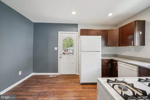 Entry Way - 36 Lee St, Riverside, NJ 08075 photo 2 of 8