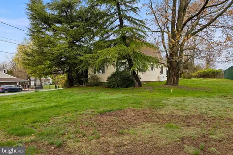 181 Crosswicks Chesterfield Rd, Chesterfield, NJ 08515
