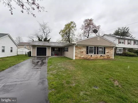 47 Elmwood Ln, Willingboro, NJ 08046