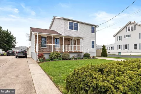 718 Wood St, Burlington, NJ 08016