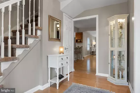 Entry Way - 179 Forge Rd, Delran, NJ 08075 photo 2 of 4