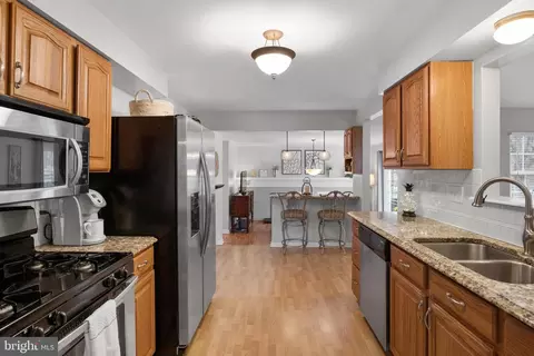 Entry Way - 179 Forge Rd, Delran, NJ 08075 photo 3 of 4
