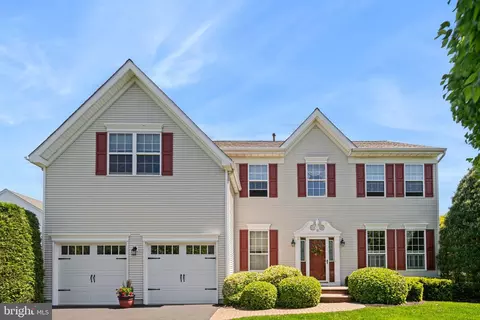 10 Coronet Ter, Burlington, NJ 08016
