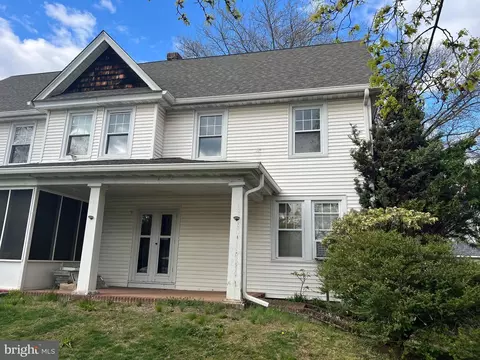 233 Elm Ave, Riverton, NJ 08077