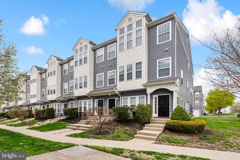 28 Teal Ct, Riverside, NJ 08075