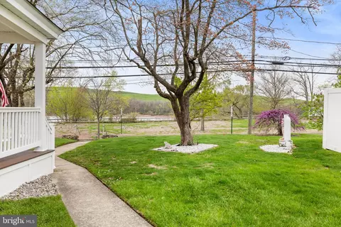 Exterior - 40 E Front St, Florence, NJ 08518 photo 5 of 10
