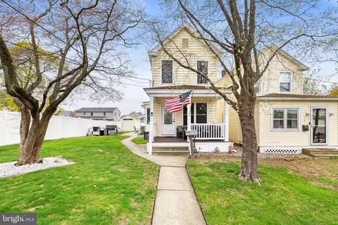 40 E Front St, Florence, NJ 08518