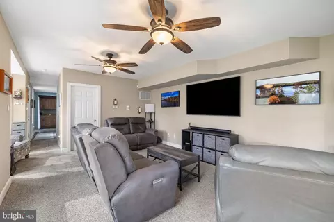 Entry Way - 40 E Front St, Florence, NJ 08518 photo 1 of 7
