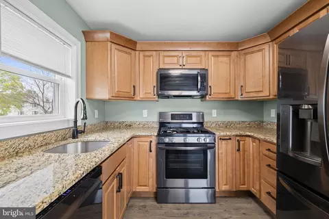 Kitchen - 40 E Front St, Florence, NJ 08518 photo 7 of 8