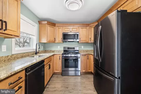 Kitchen - 40 E Front St, Florence, NJ 08518 photo 2 of 8