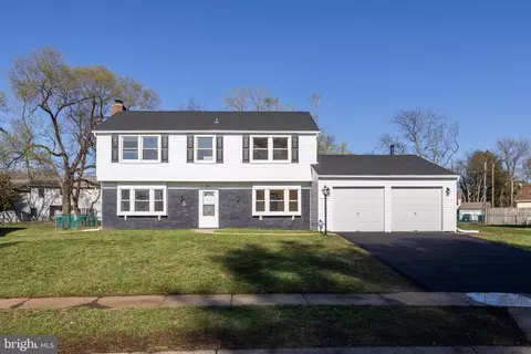 31 New Pond Ln, Willingboro, NJ 08046