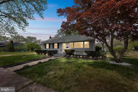 503 W 2nd St, Palmyra, NJ 08065