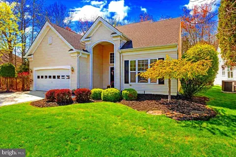 130 Lowell Dr, Marlton, NJ 08053