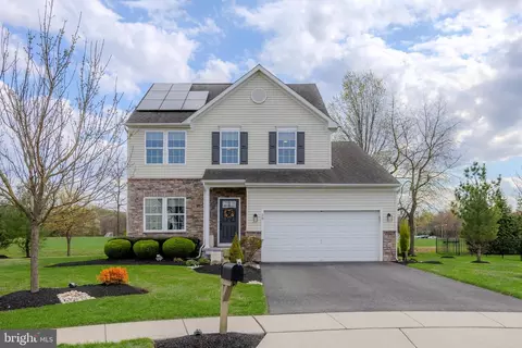 28 Vaughn Way, Burlington, NJ 08016