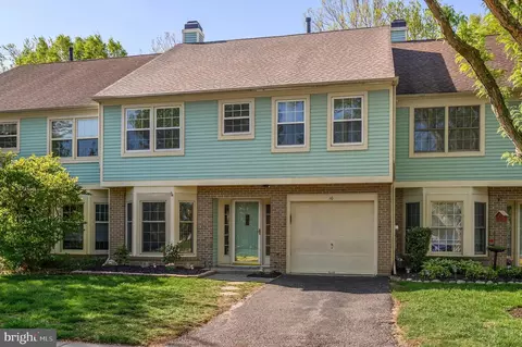 10 Dorset Dr, Medford, NJ 08055