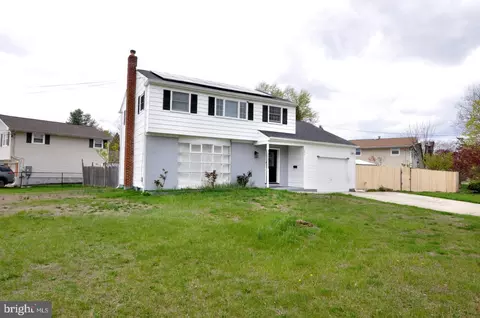 207 N Arthur Dr, Edgewater Park, NJ 08010