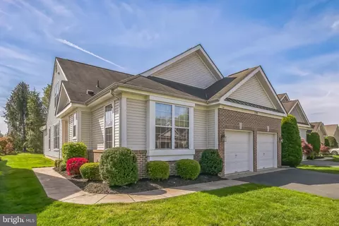 139 Glengarry Ln, Hainesport, NJ 08036