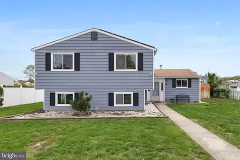 234 Princeton Ave, Pemberton, NJ 08068