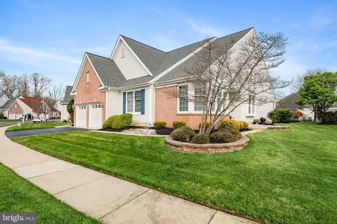 6 Morning Glory Dr, Marlton, NJ 08053