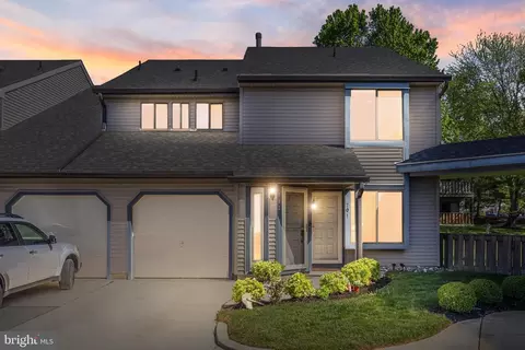 702 Chesterwood Ct, Marlton, NJ 08053