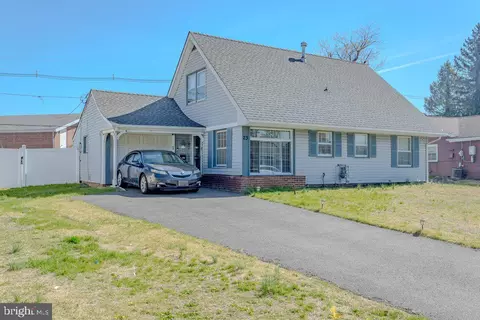 23 Balfour Ln, Willingboro, NJ 08046