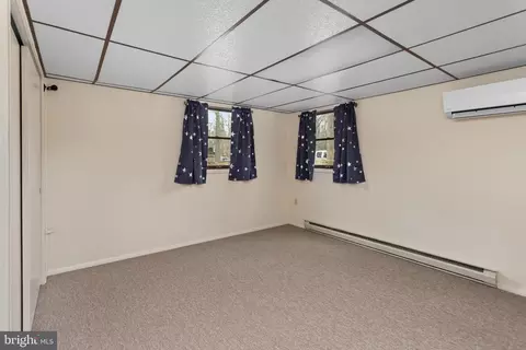 Bedroom - 49 Summit Dr, Tabernacle, NJ 08088 photo 3 of 3