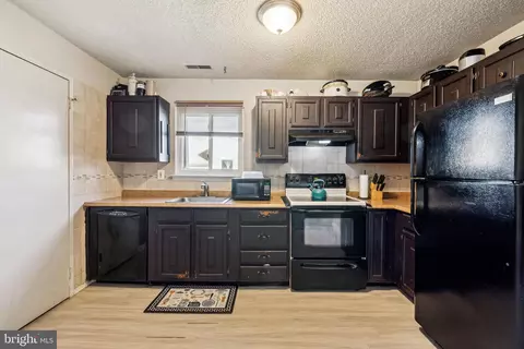 Kitchen - 610 Downing Ct, Westampton, NJ 08060 photo 1 of 2
