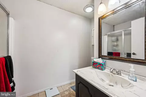 Bath - 610 Downing Ct, Westampton, NJ 08060 photo 1 of 1