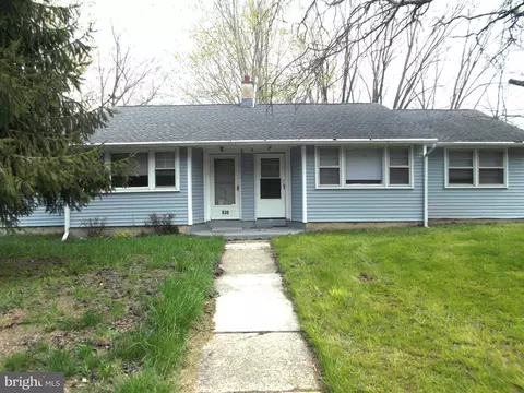 828 Pemberton Browns Mill Rd, Pemberton, NJ 08068