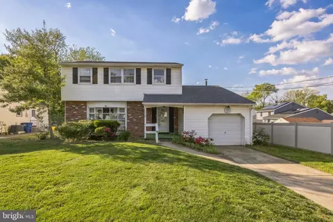 121 Beechwood Ave, Maple Shade, NJ 08052