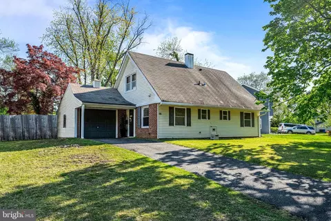 16 Bonnie Ln, Willingboro, NJ 08046