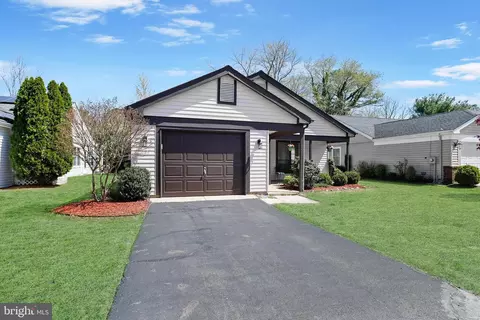 89 Buckingham Dr, Southampton, NJ 08088