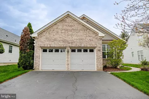 122 Stonehaven Ln, Hainesport, NJ 08036