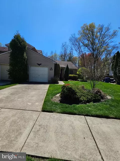 33 E Oleander Dr, Mount Laurel, NJ 08054 photo 5