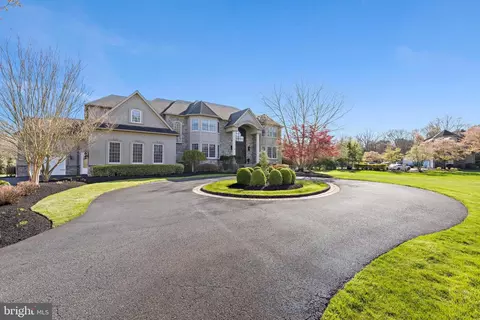 9 Cloverdale Ct, Lumberton, NJ 08048