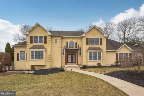 Exterior - 207 Summit Rd, Mount Laurel, NJ 08054 photo 2 of 11