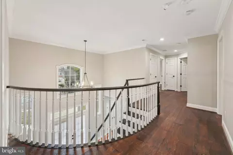Entry Way - 207 Summit Rd, Mount Laurel, NJ 08054 photo 4 of 8