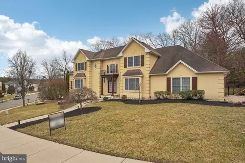 Exterior - 207 Summit Rd, Mount Laurel, NJ 08054 photo 4 of 11