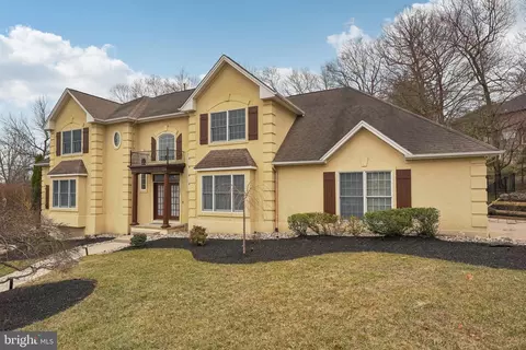Exterior - 207 Summit Rd, Mount Laurel, NJ 08054 photo 3 of 11