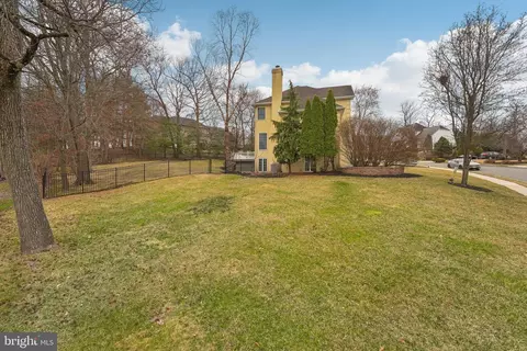 Exterior - 207 Summit Rd, Mount Laurel, NJ 08054 photo 10 of 11