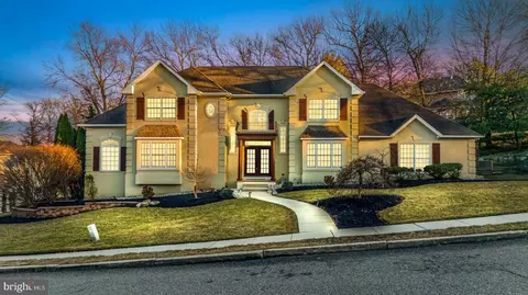 207 Summit Rd, Mount Laurel, NJ 08054