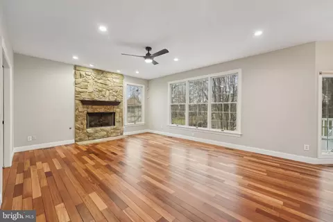 Living - 207 Summit Rd, Mount Laurel, NJ 08054 photo 1 of 7