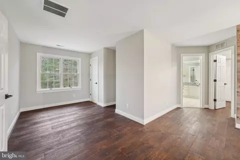 Entry Way - 207 Summit Rd, Mount Laurel, NJ 08054 photo 6 of 8