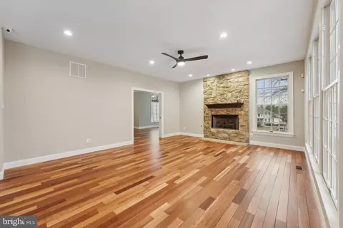 Living - 207 Summit Rd, Mount Laurel, NJ 08054 photo 2 of 7
