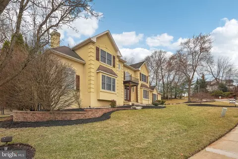 Exterior - 207 Summit Rd, Mount Laurel, NJ 08054 photo 5 of 11