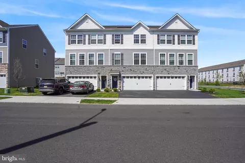 33 Sisters Farmstead, Mount Laurel, NJ 08054