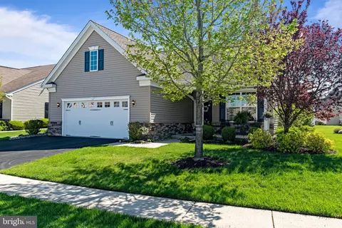 38 Montclaire Rd, Medford, NJ 08055