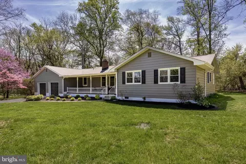 9 Gill Rd, Medford, NJ 08055